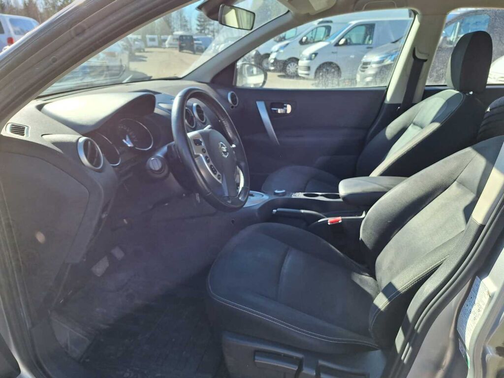 Nissan Qashqai 2011 Hopea
