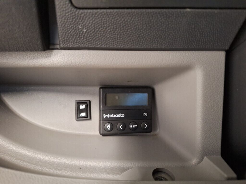Adria MATRIX PLUS 680 SP 2011 Valkoinen