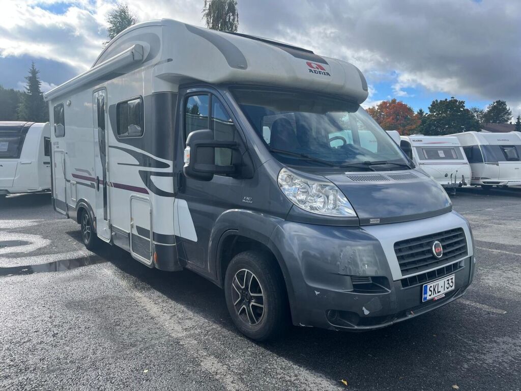 Adria MATRIX PLUS 680 SP 2011 Valkoinen