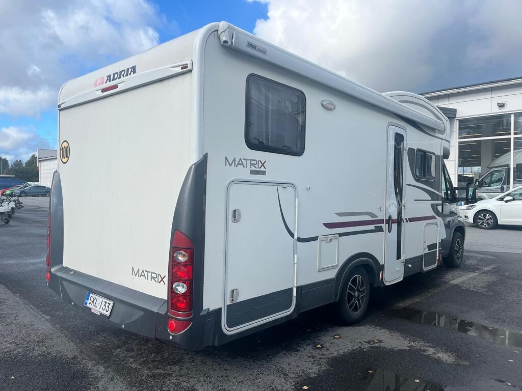 Adria MATRIX PLUS 680 SP 2011 Valkoinen