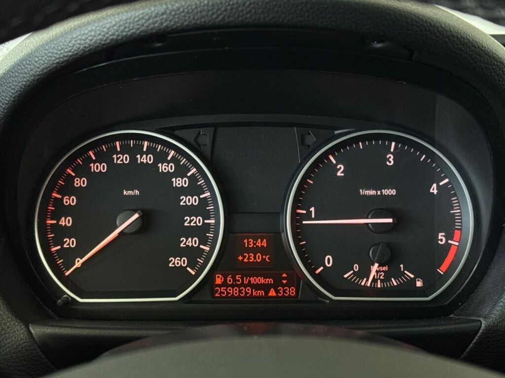 BMW 120 2010 Valkoinen
