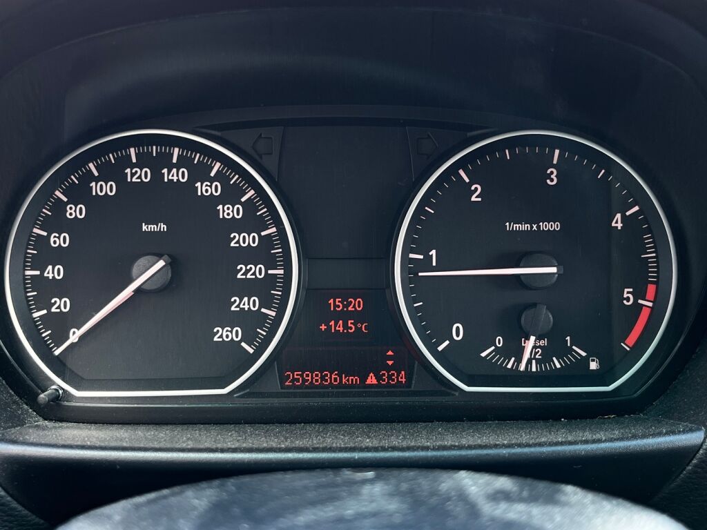 BMW 120 2010 Valkoinen