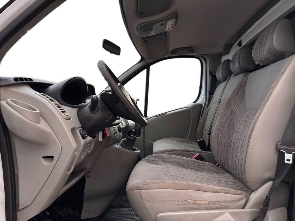 Nissan Primastar 2010 Valkoinen