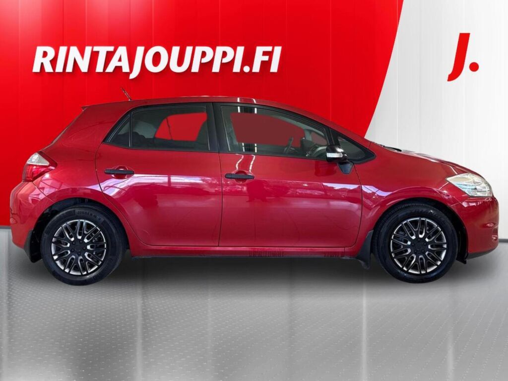 Toyota Auris 2010 Punainen