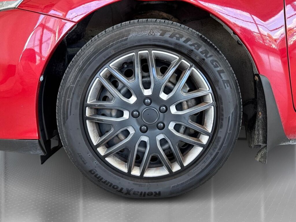 Toyota Auris 2010 Punainen