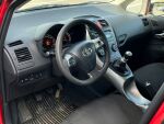Toyota Auris 2010 Punainen