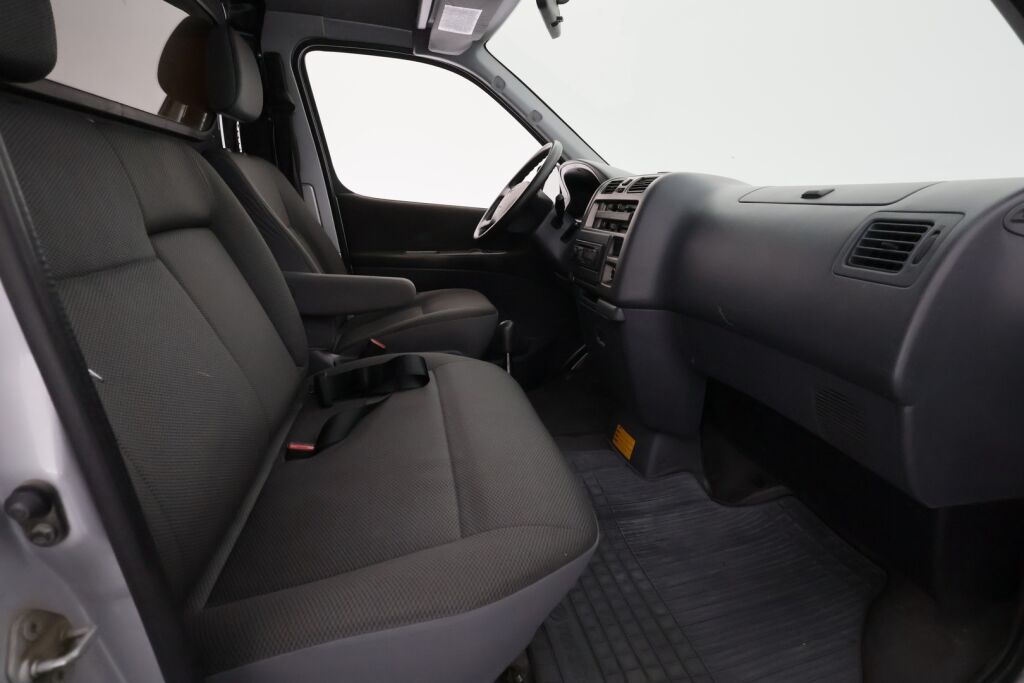 Toyota Hiace 2010 Hopea