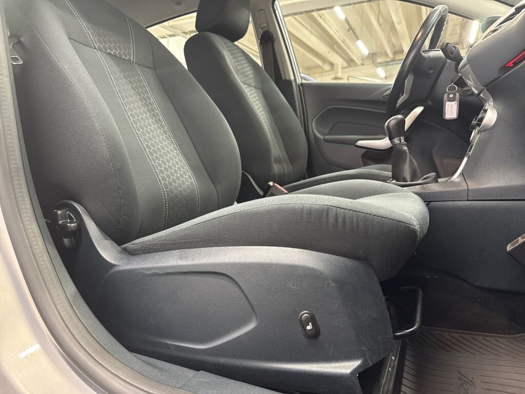 Ford Fiesta 2011 Harmaa