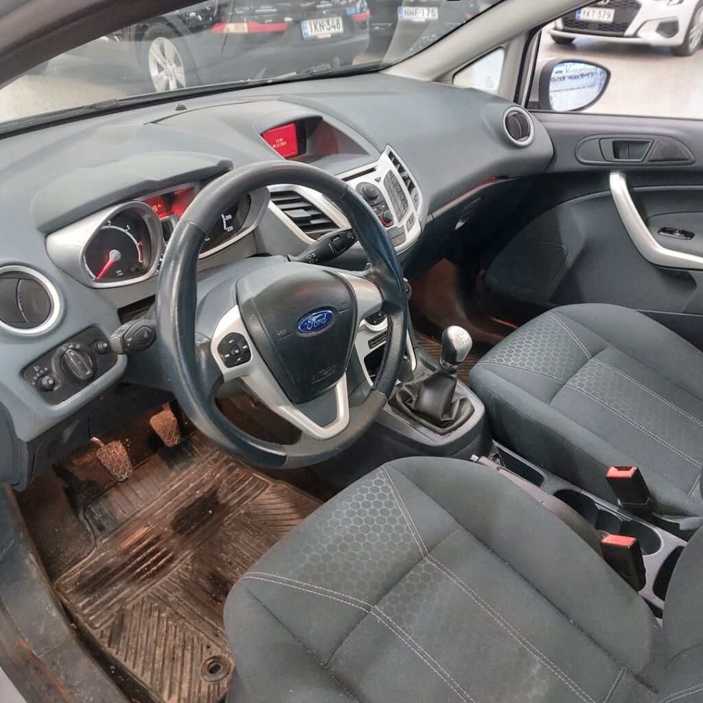 Ford Fiesta 2011 Harmaa