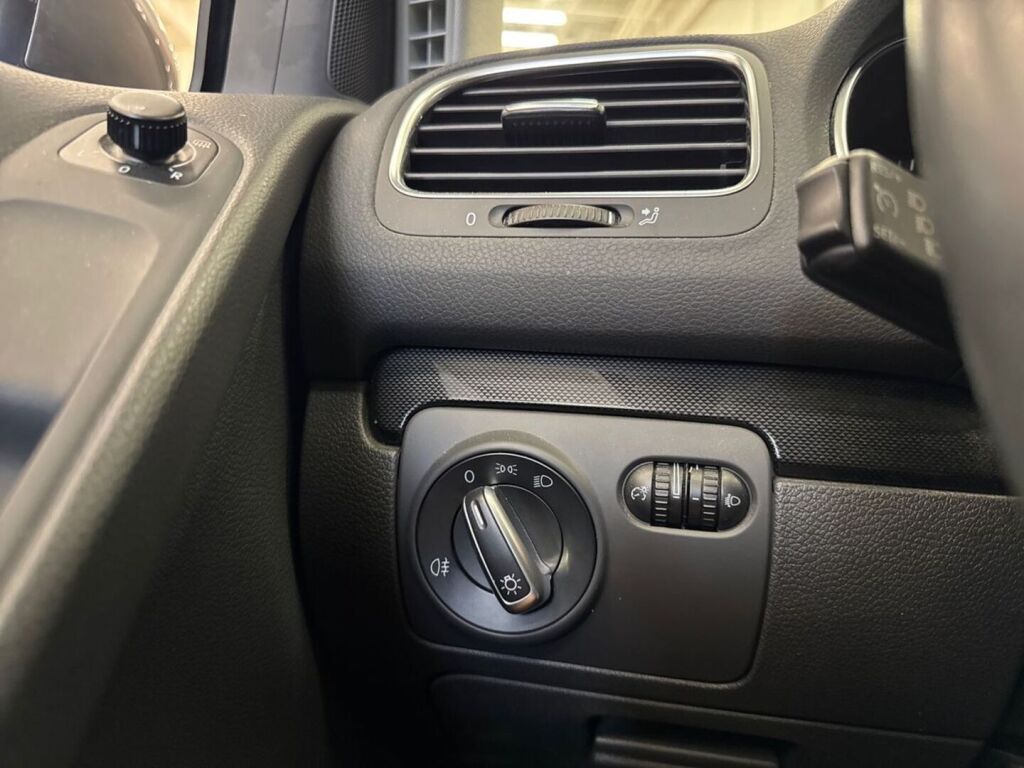 Volkswagen Golf 2010 Harmaa