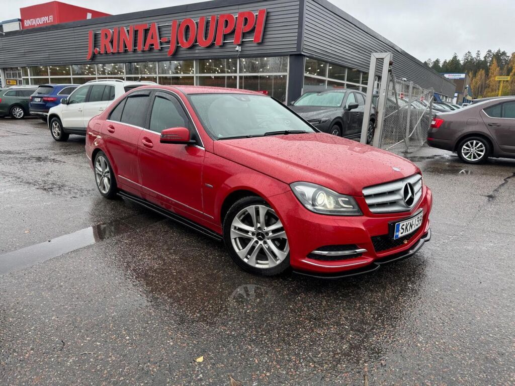 Mercedes-Benz C 2012 Punainen