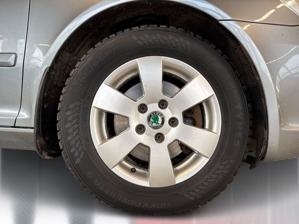 Skoda Octavia 2012 Hopea