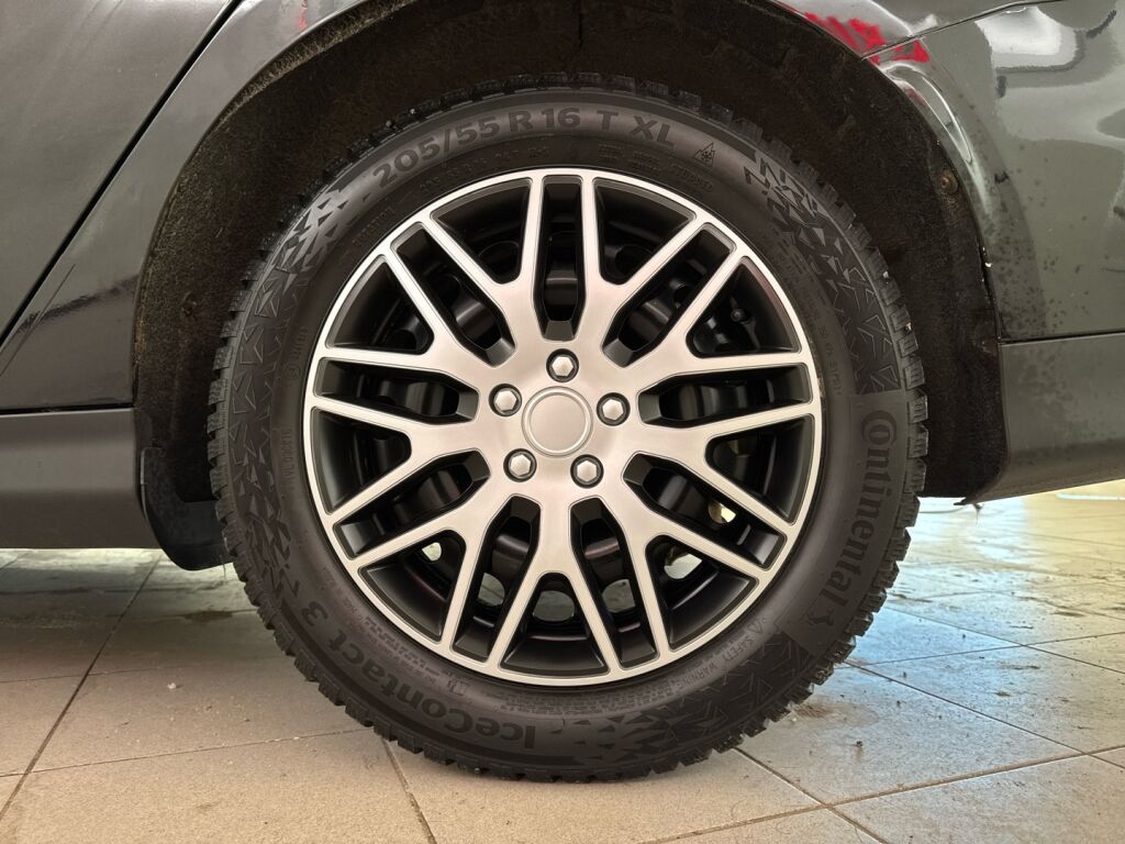 Ford Focus 2012 Musta