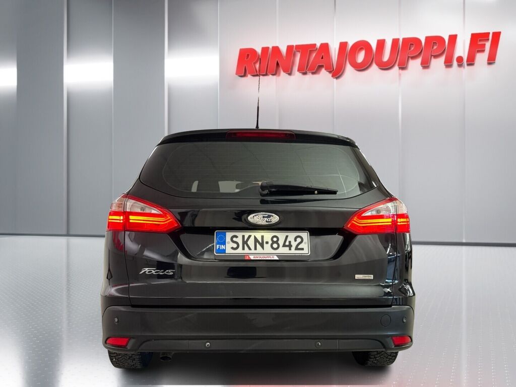 Ford Focus 2012 Musta