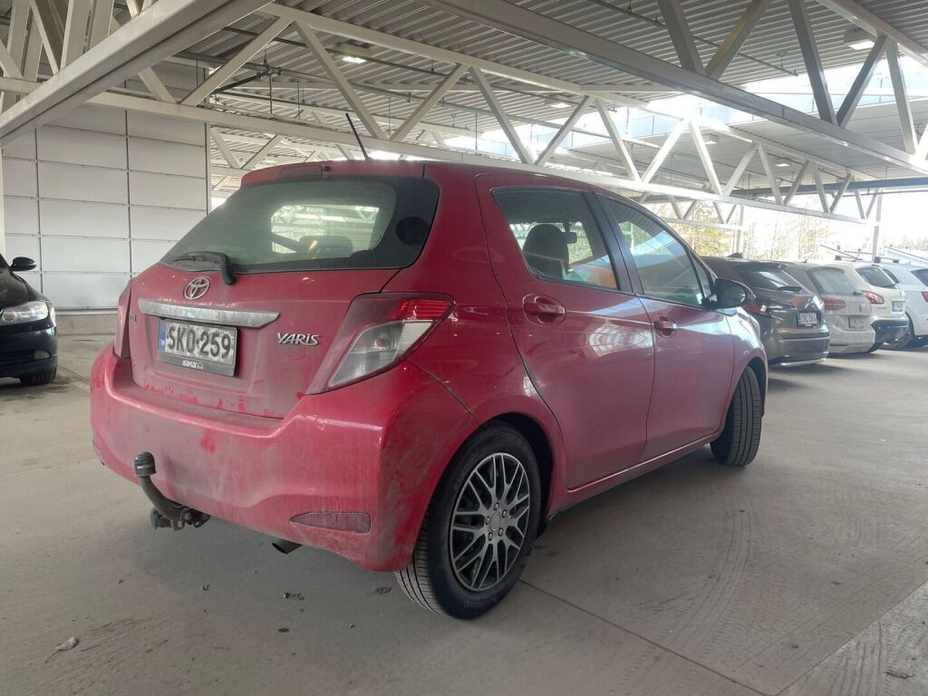 Toyota Yaris 2012 Punainen
