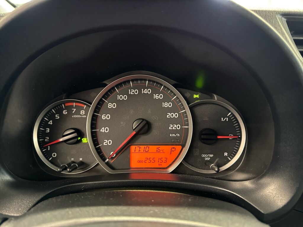 Toyota Yaris 2012 Punainen