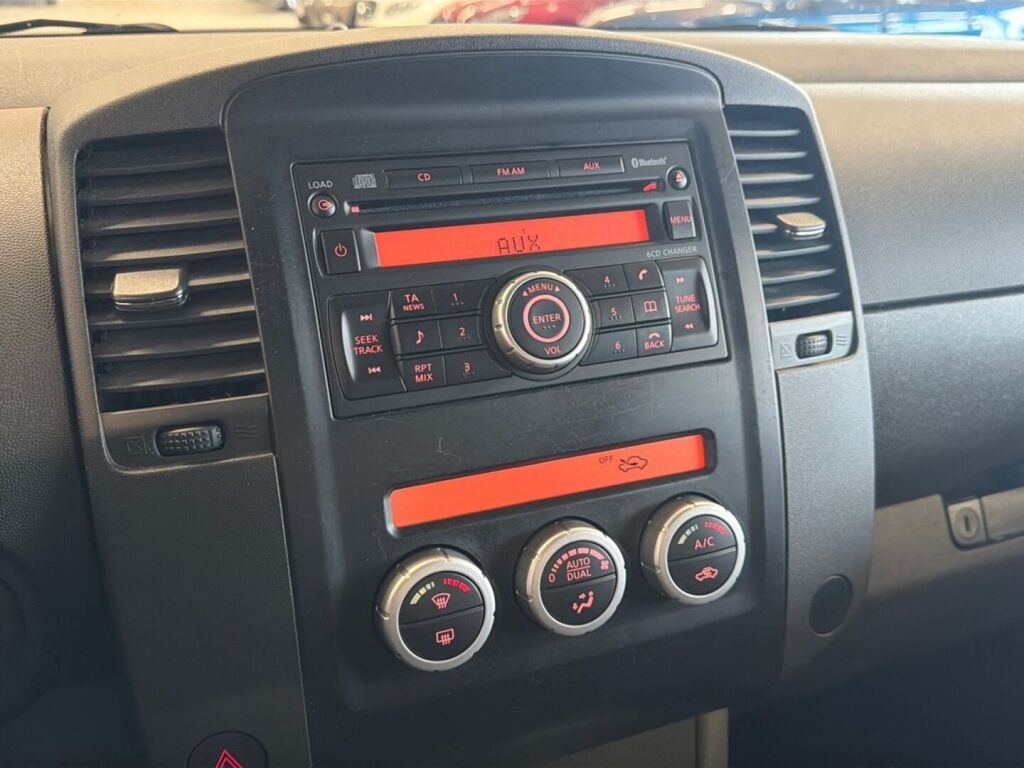 Nissan Navara 2012 Harmaa