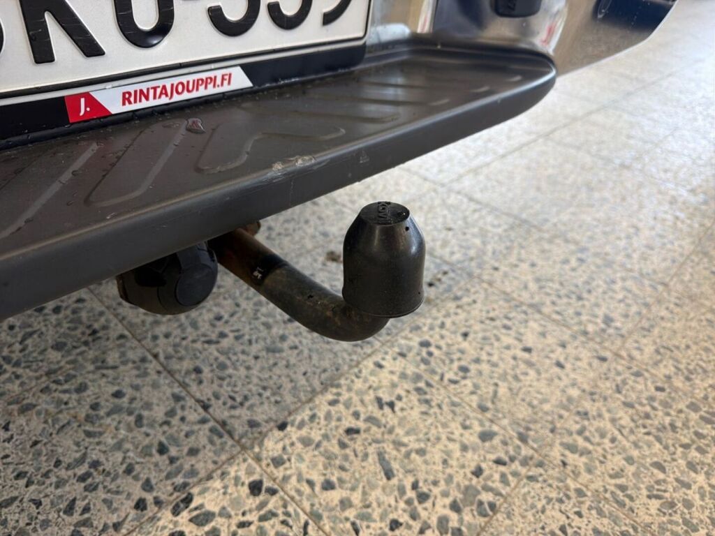 Nissan Navara 2012 Harmaa