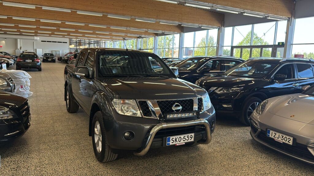 Nissan Navara 2012 Harmaa