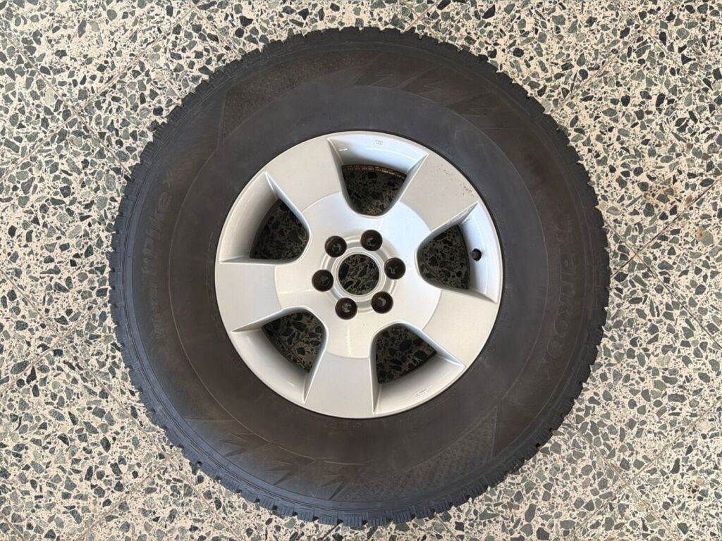 Nissan Navara 2012 Harmaa