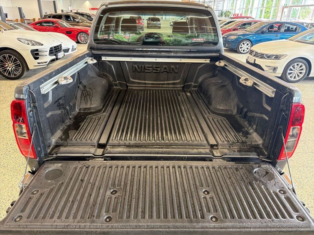 Nissan Navara 2012 Harmaa