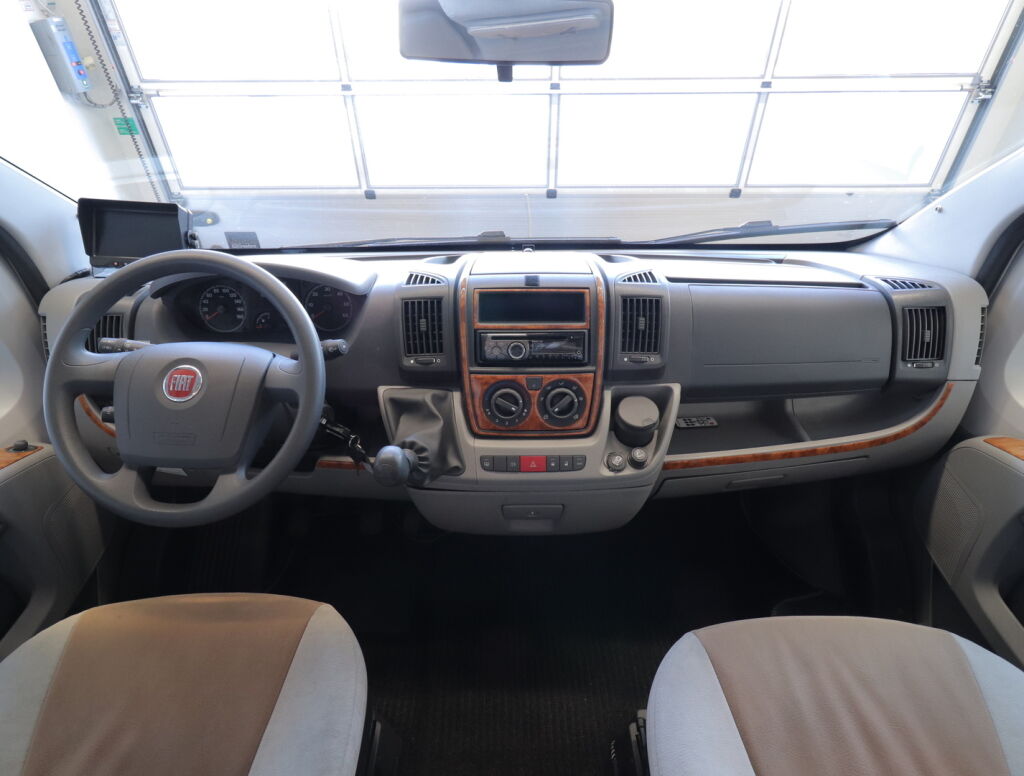 Bürstner Nexxo 660 2012 Ruskea (beige)