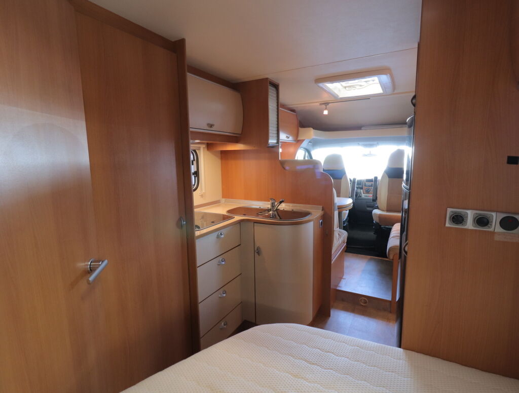 Bürstner Nexxo 660 2012 Ruskea (beige)