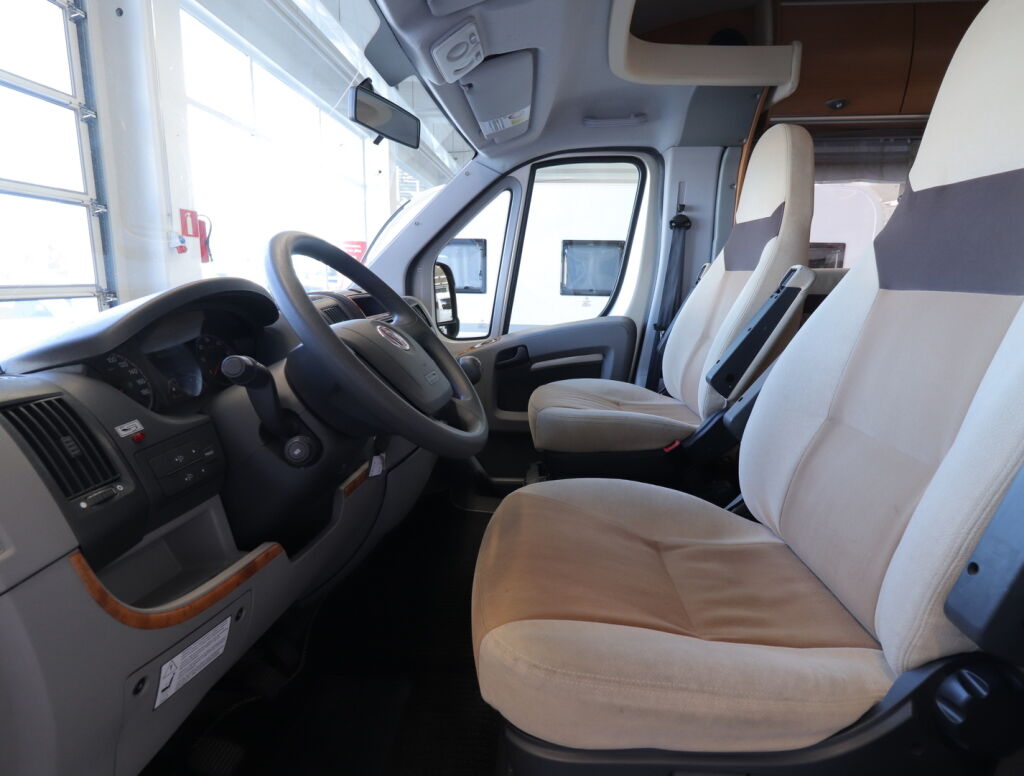 Bürstner Nexxo 660 2012 Ruskea (beige)