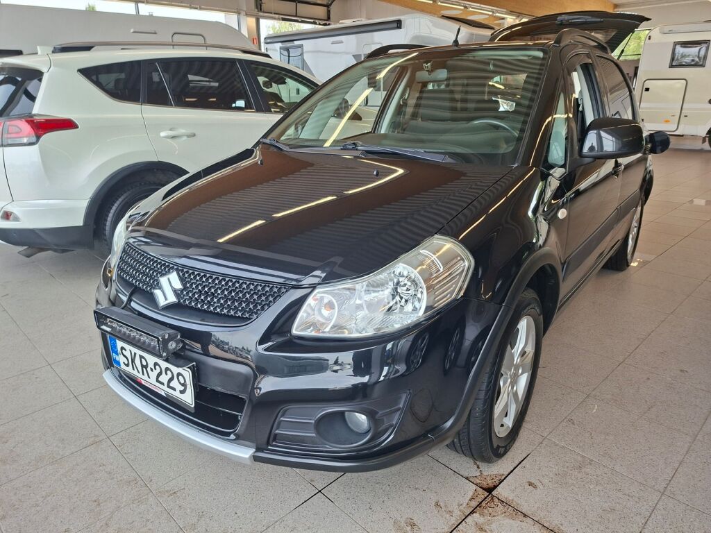 Suzuki SX4 2012 Musta