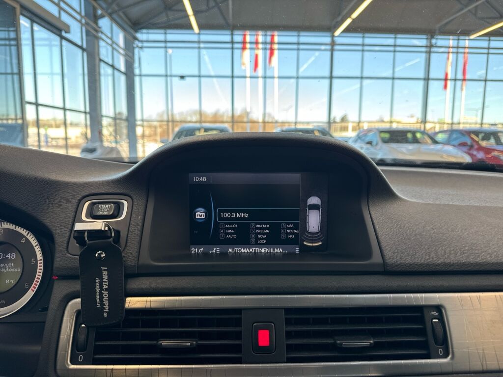 Volvo V70 2012 Ruskea (beige)