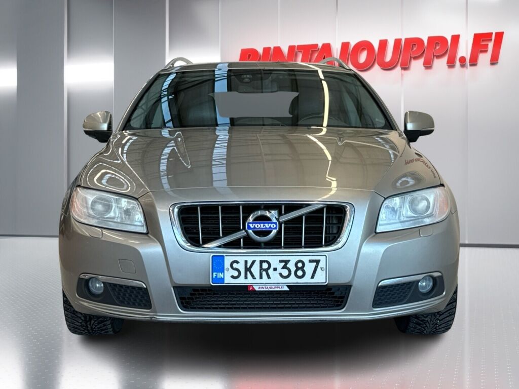 Volvo V70 2012 Ruskea (beige)