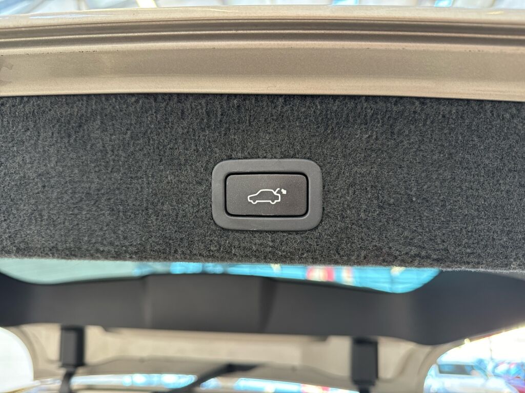 Volvo V70 2012 Ruskea (beige)