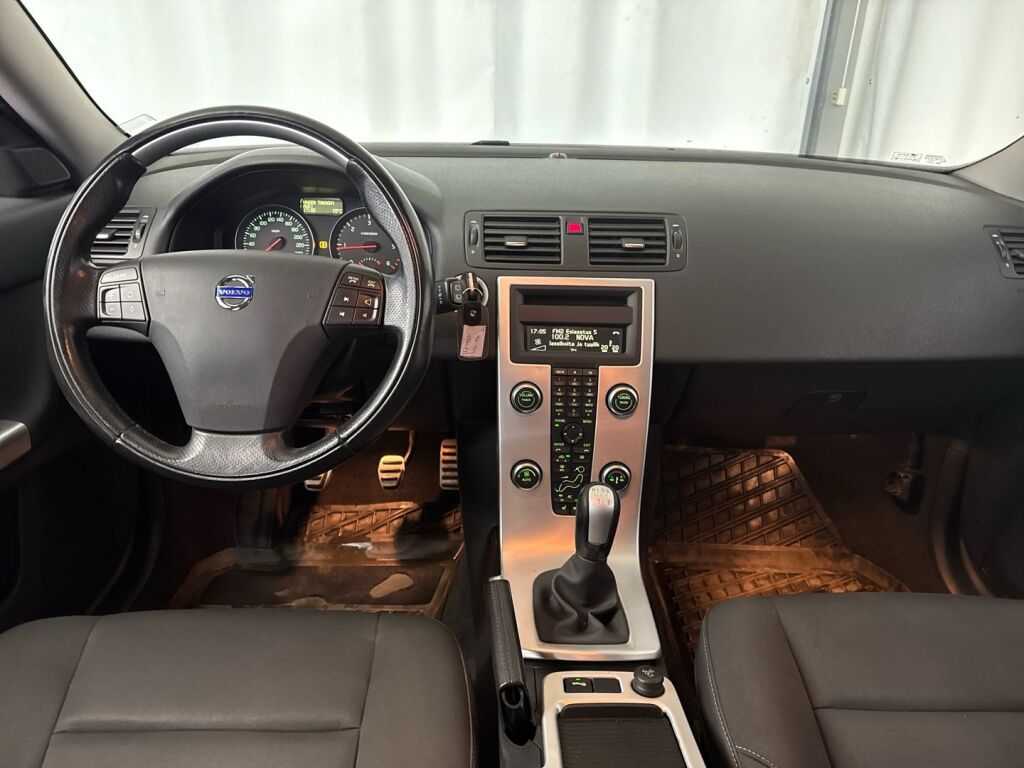 Volvo V50 2012 Musta