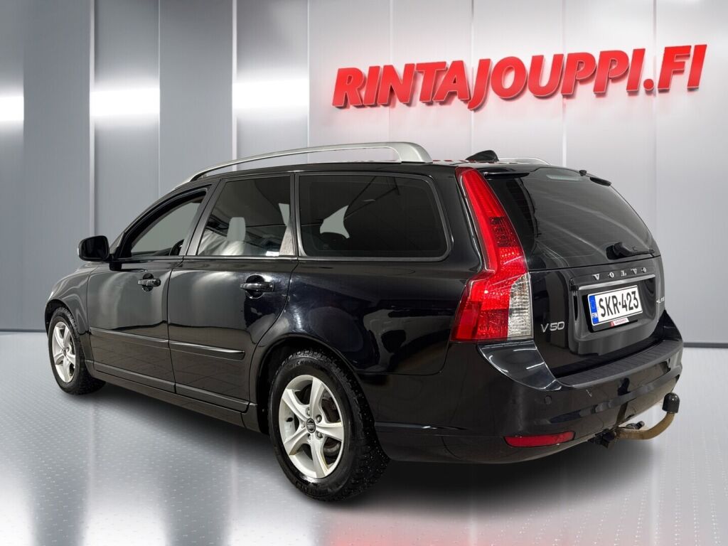 Volvo V50 2012 Musta