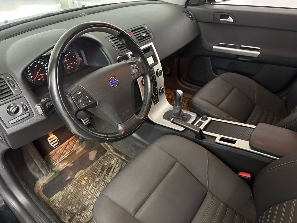 Volvo V50 2012 Musta