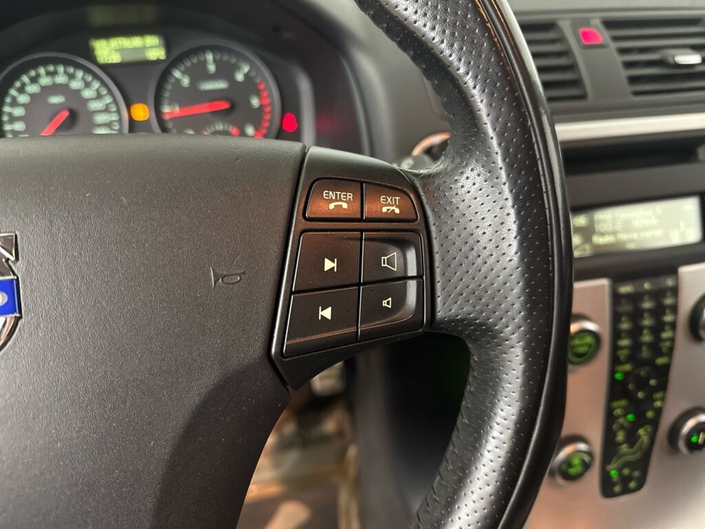 Volvo V50 2012 Musta