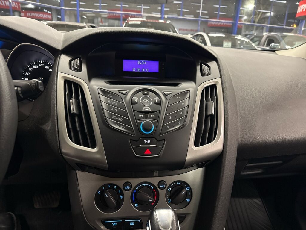 Ford Focus 2012 Musta