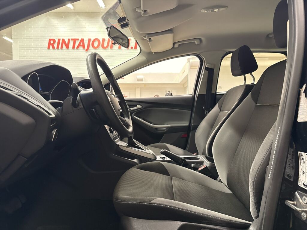 Ford Focus 2012 Musta