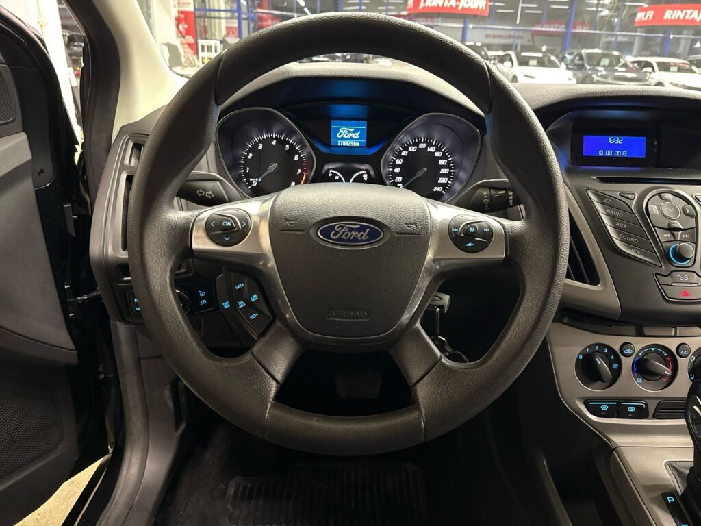 Ford Focus 2012 Musta