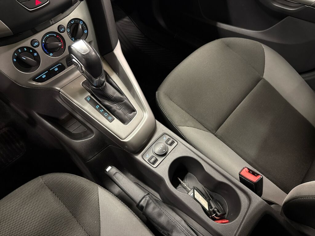 Ford Focus 2012 Musta