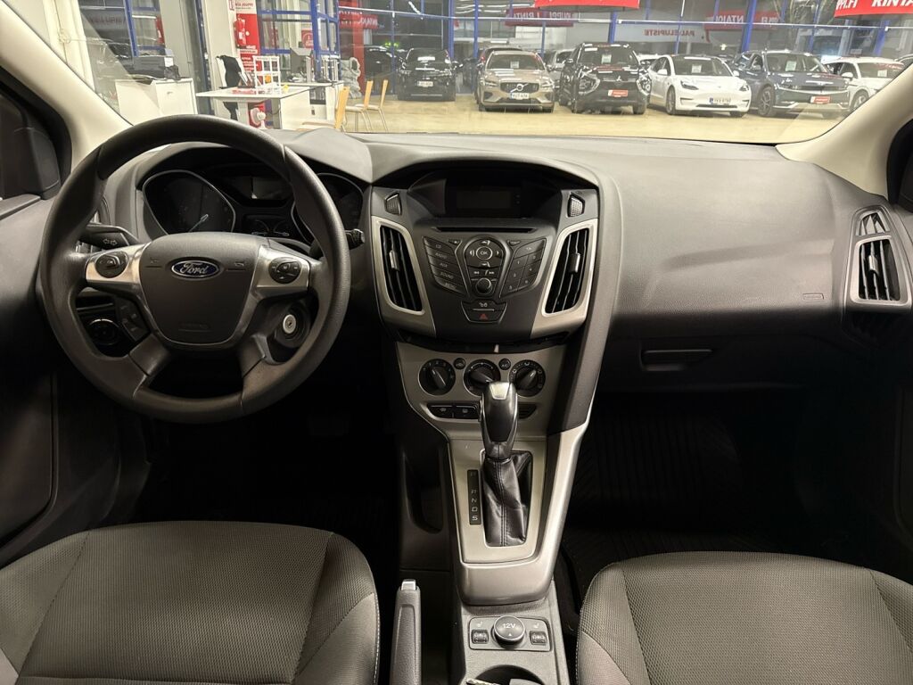 Ford Focus 2012 Musta