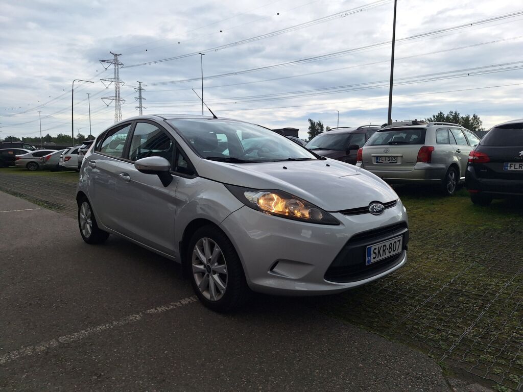 Ford Fiesta 2012 Harmaa