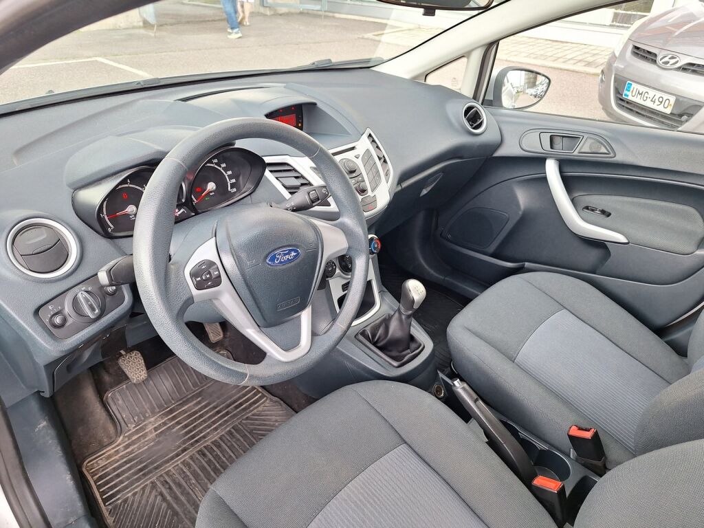 Ford Fiesta 2012 Harmaa