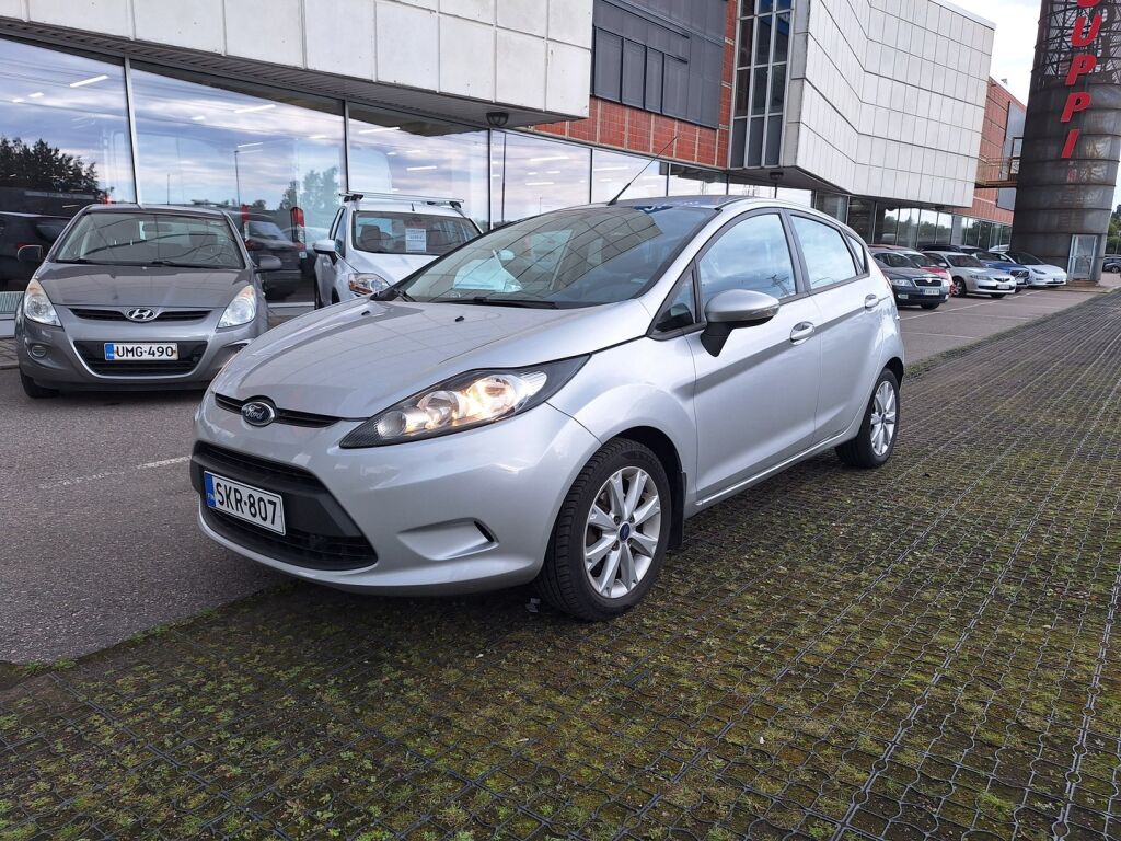 Ford Fiesta 2012 Harmaa