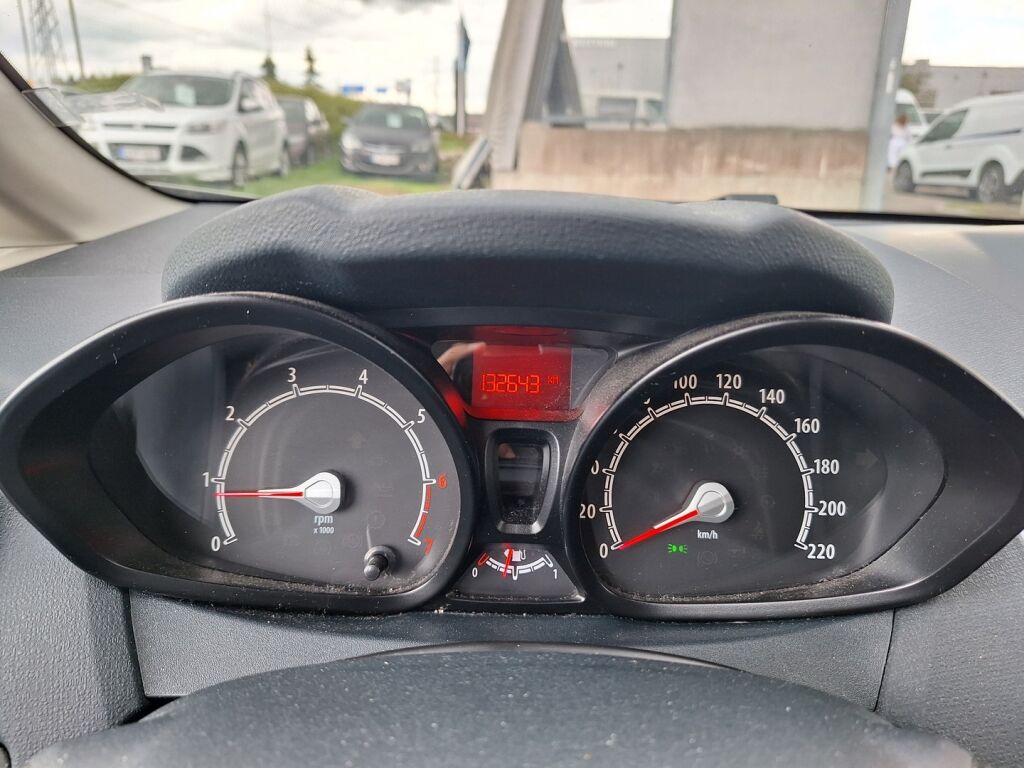 Ford Fiesta 2012 Harmaa