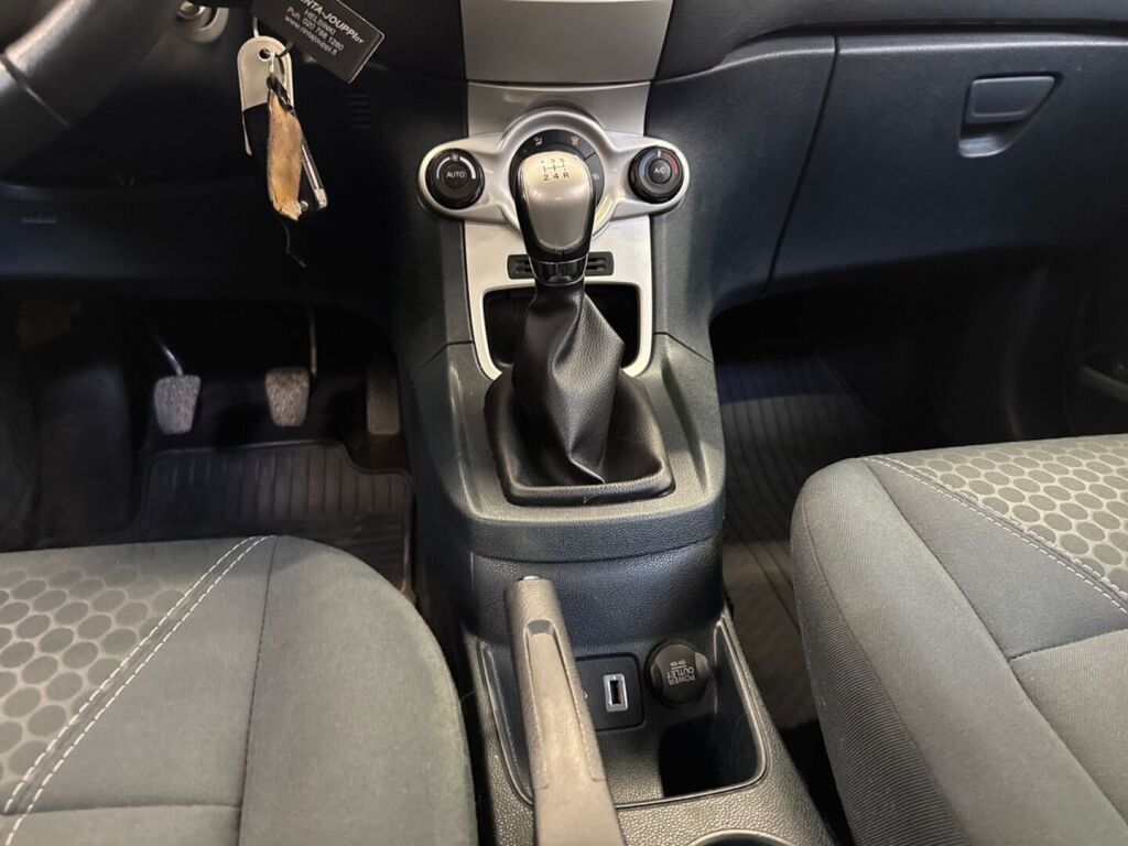 Ford Fiesta 2012 Harmaa