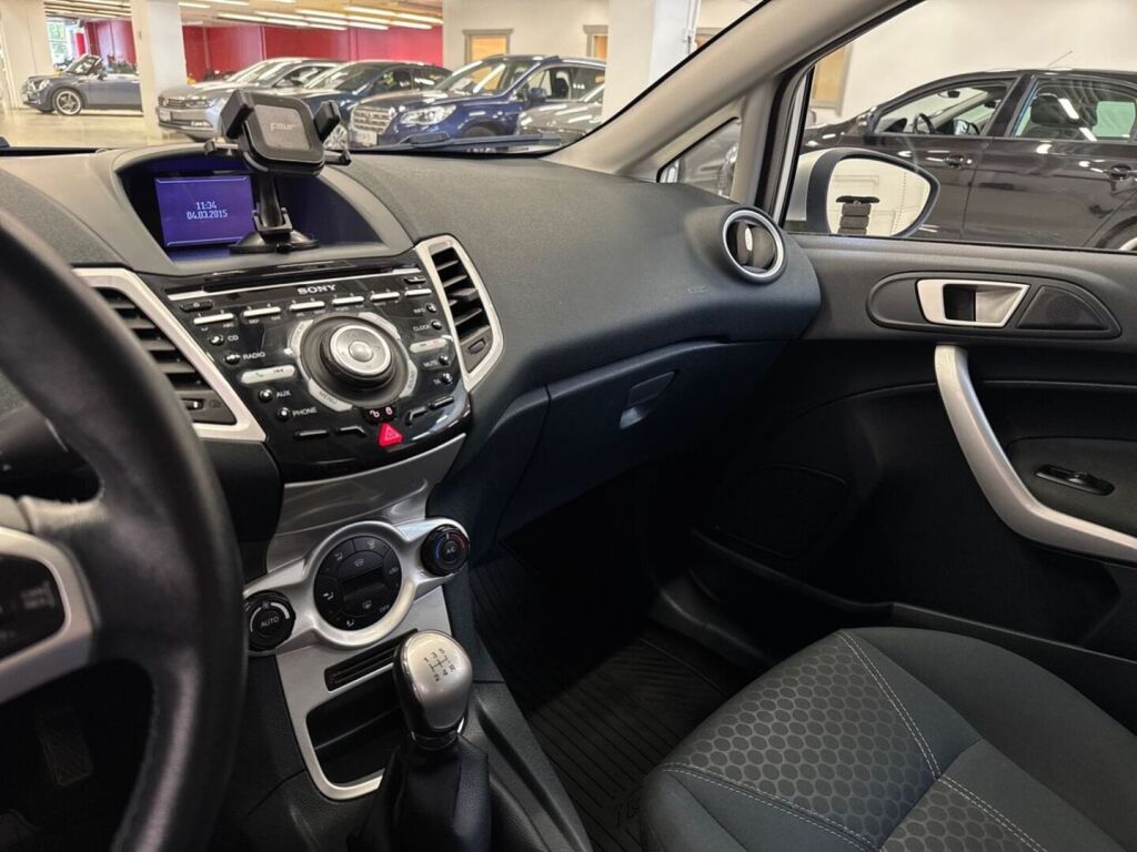 Ford Fiesta 2012 Harmaa