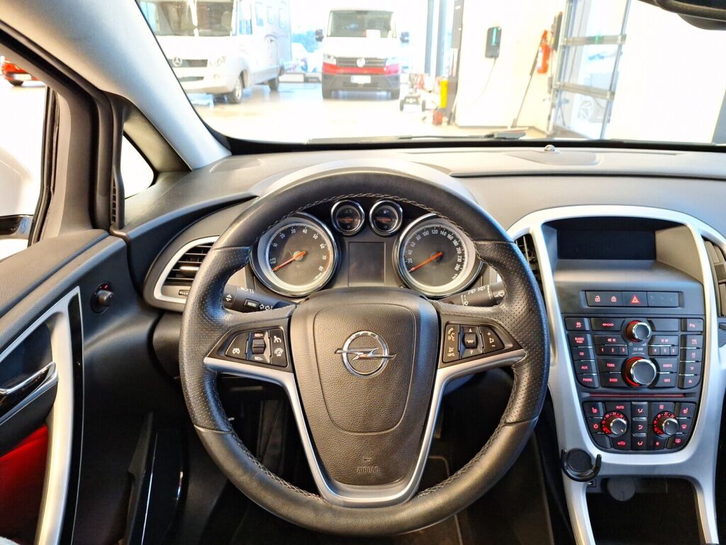 Opel Astra 2014 Valkoinen