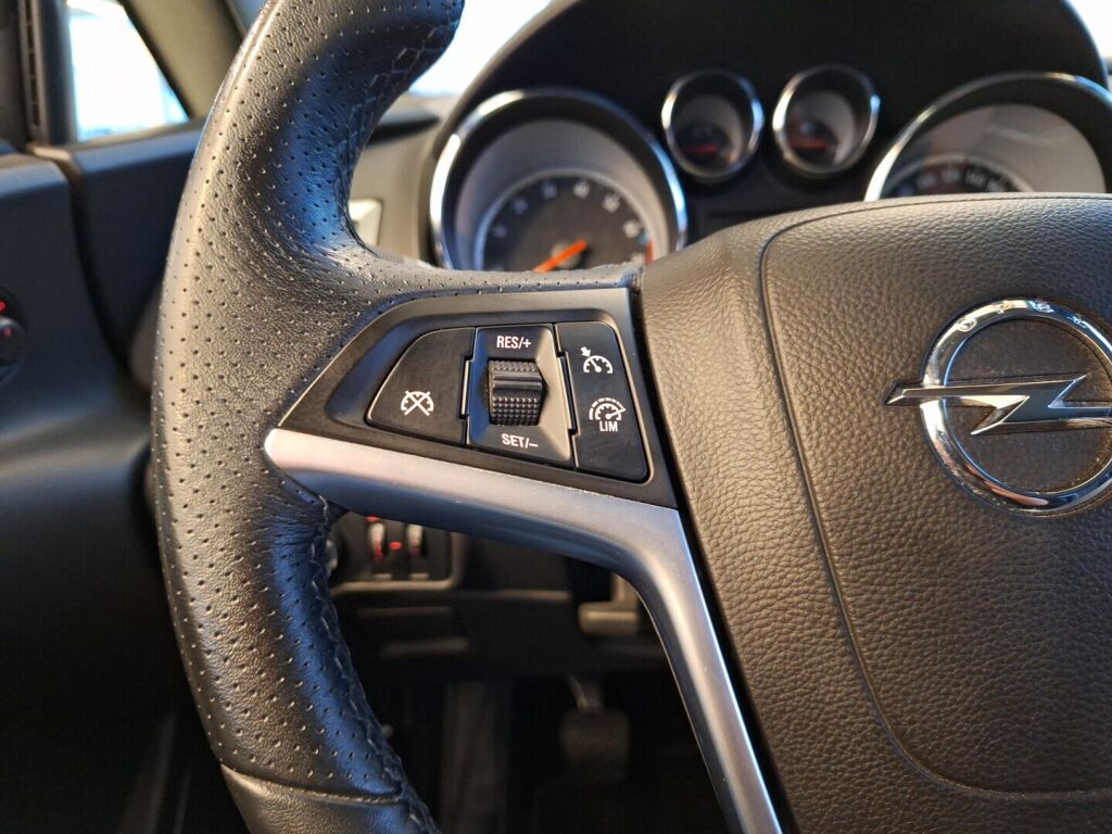 Opel Astra 2014 Valkoinen