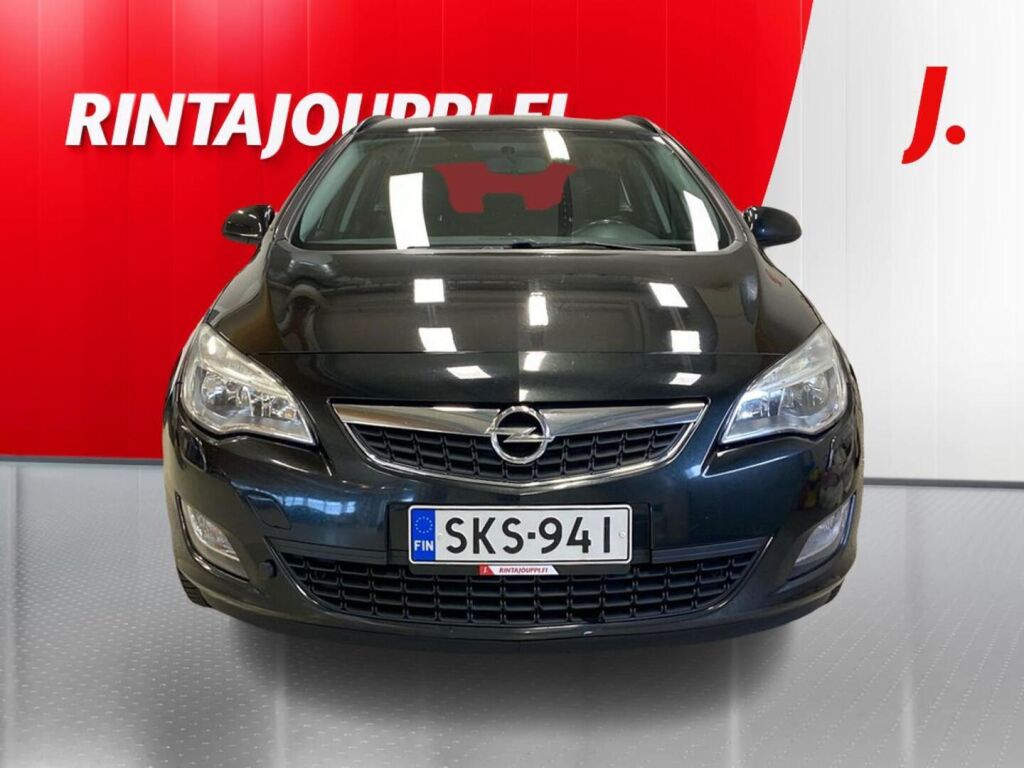 Opel Astra 2013 Musta
